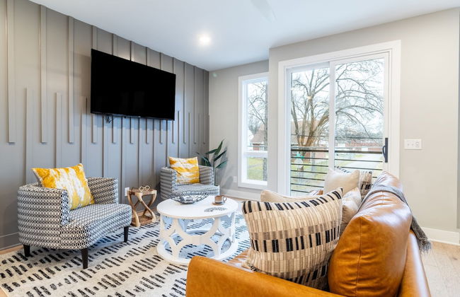 Monty by Avantstay 4bdr 4BA Balcony w Outdoor Seating 5mins to DT - Photo 2