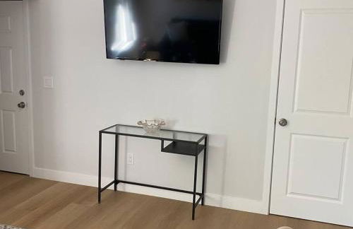 4 Stanford! Furnished Apartment, Gated Parking, Laundry - Foto 25