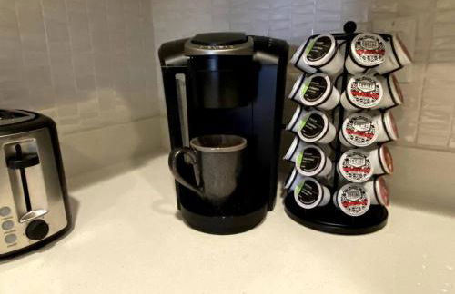 Cozy 2 Bedroom 2 Bathroom Condo with Pool, Gym, Spa - Foto 31