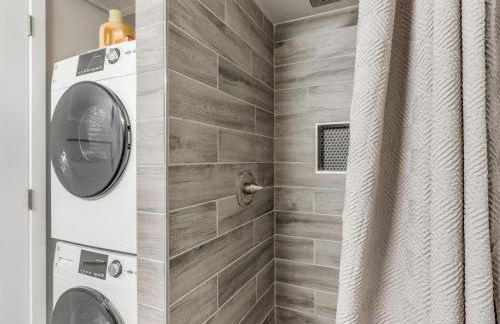 Quiet Modern Heavenly Paradise Love and Balcony Near Lake, Mall, Food, Entertainment! - Foto 13