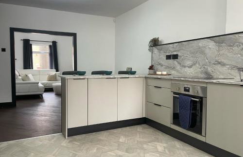 Slick Space for a Standish Stay - Photo 9