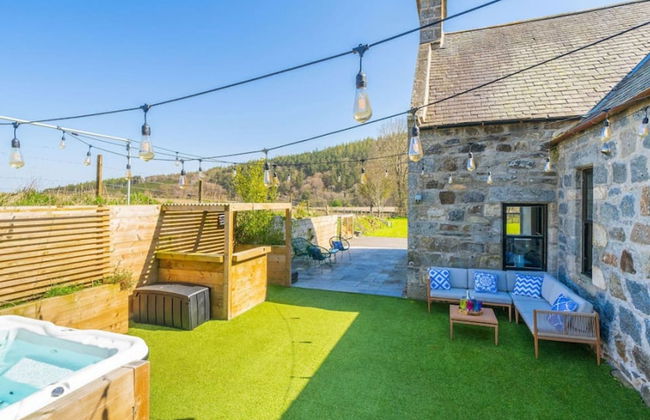 Kirkton Family Farmhouse With Hot Tub Alford Aberdeenshire - Photo 2