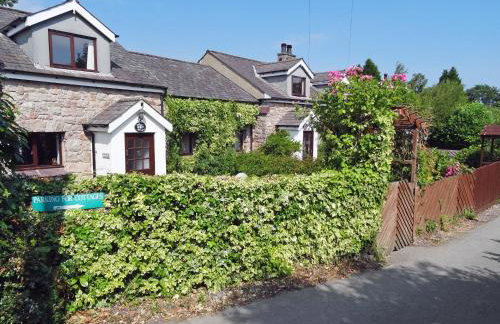 Oakleigh Cottage - Photo 1