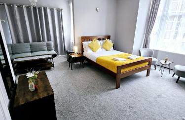 A-N-G Apartments - Parking EV 22kW by the Beach, Canoe Lake & South Parade Pier - Foto 1