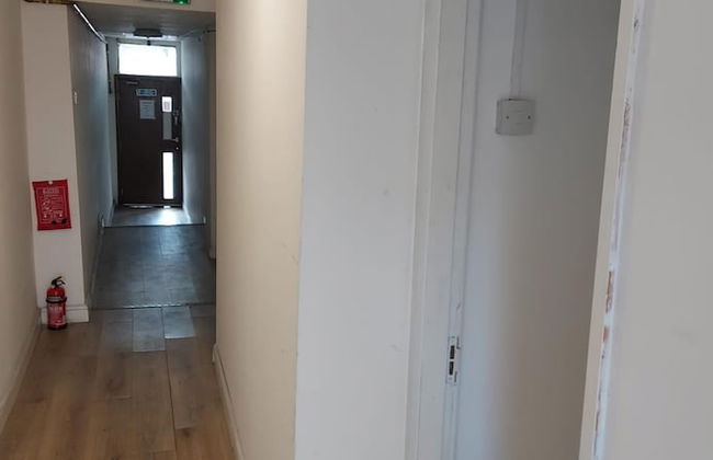 Lovely 3-bed Apartment in Parkgate Rotherham - Photo 18