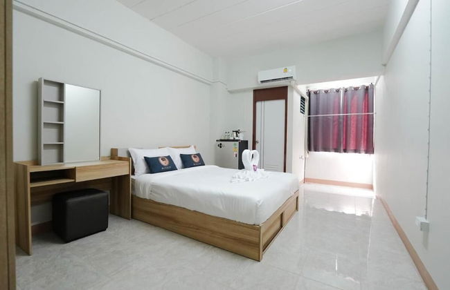 RoomQuest SPS Hotel and Residence - Photo 4