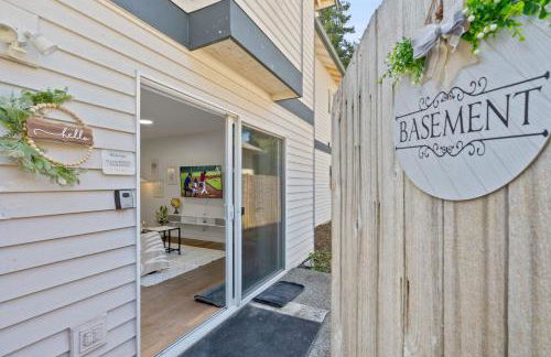 Designer Daylight Basement Near Edmonds Downtown - Photo 6