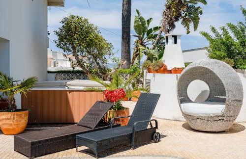 Deluxe 4BDR House W/ Pool by LovelyStay - Photo 26