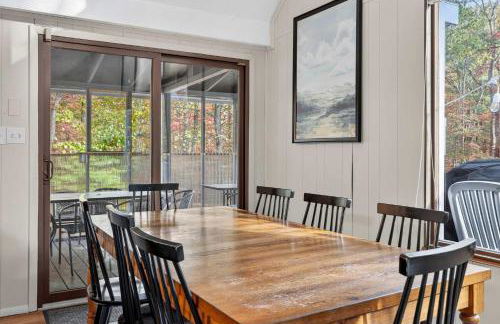 Wooded Chalet w Hot Tub & Indoor Pool, Gym Access - Foto 21