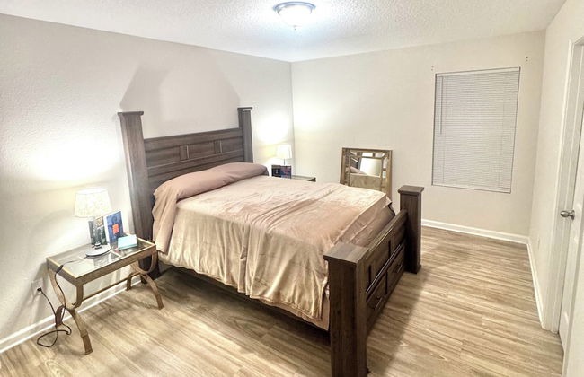 3 Bed Home 5 Mins to JAX Airport & Zoo - Foto 12