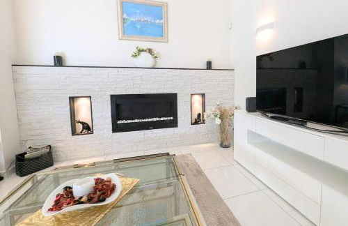 Luxurious Villa with Pool - Foto 42