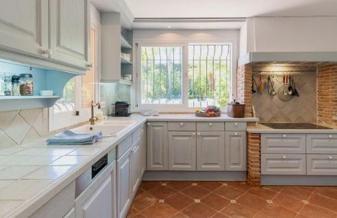 Charming Andalusian-Style Beach Villa - Foto 17