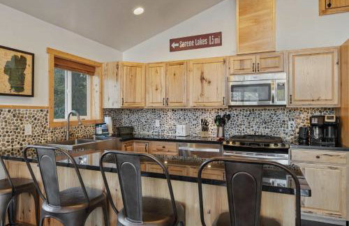 Mountain Retreat - Sleeps 7 - Canoe - Fireplace - Foto 20