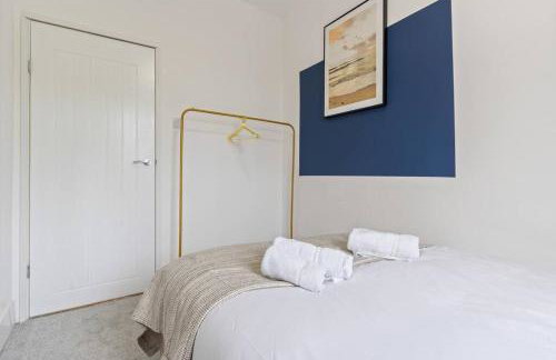 Beautiful House - Sleeps up to 7 - Free Parking, Fast Wifi and Smart TV by Yoko Property - Foto 14