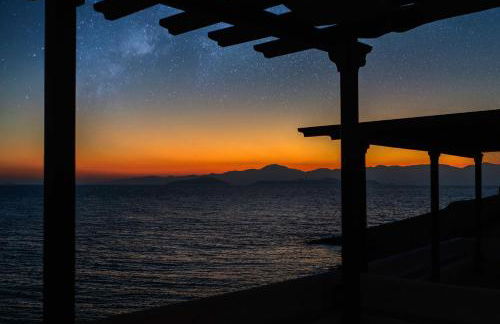 Pahivouni Studios & Suites - Photo 37