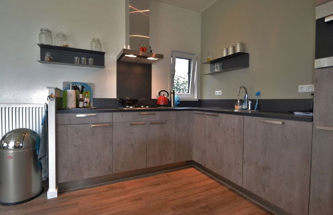 Beautiful House With Covered Terrace, Located in a Holiday Park in Rhenen - Photo 45