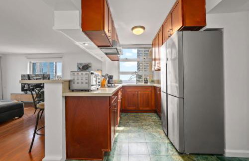 Honu Hale Penthouse 2 BDR Ocean View Waikiki - Photo 27