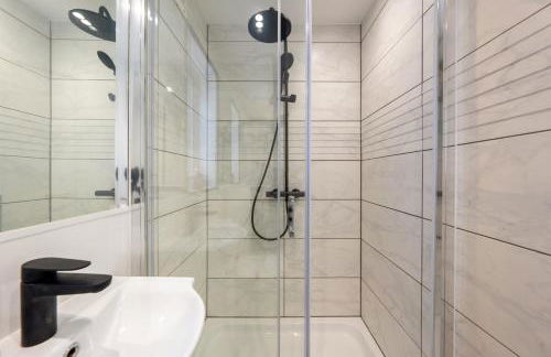 Modern Split Level 2BR Spacious Apt Maida Vale - Photo 6