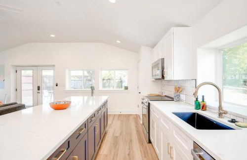 Modern 3 2 two Kings hot tub Fire pit 16min to Wine Trail Nearby Pickleball Courts Pools - Foto 53