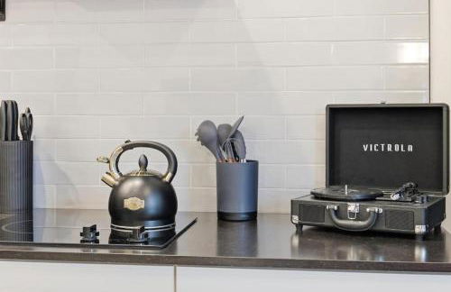 The Raven - 2nd Floor South Wing - Photo 29