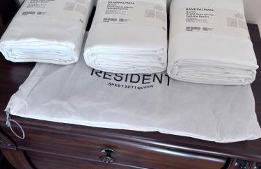 Luxury 3 BedRoom Apartment with Private Entrance plus Free Parking - Foto 17