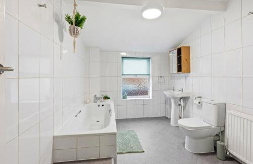 Two Bed Hoole House Great for Contractors - Photo 16