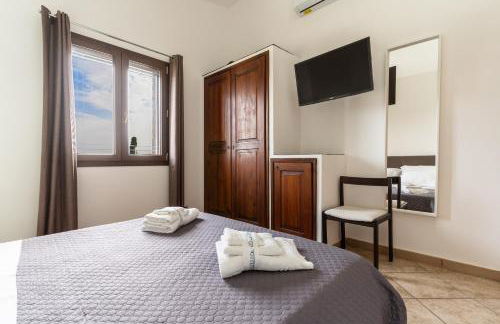 Deep Blue Sea - Photo 40