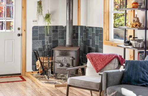 Cozy Cabin w Lake, Hot Tub, Huge Deck & Fire Pit - Foto 13