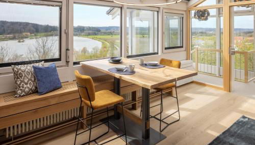 Stille x Weite - Hochwertige Wohnung mit See-Panorama - Foto 2