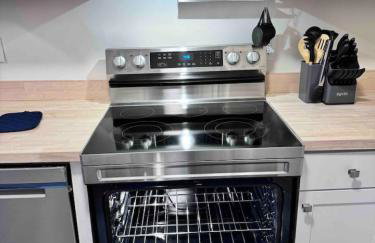 I-95 and Tanger Outlets. Pet Yes - Photo 7