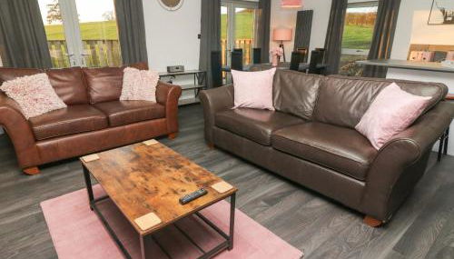 Box Tree Escapes - Photo 5