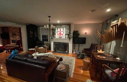 The Historic Jesse Buel Farmhouse w Heated Pool - Foto 14