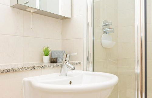 New listing 2BR with parking, 10min Woolwich St - Foto 25