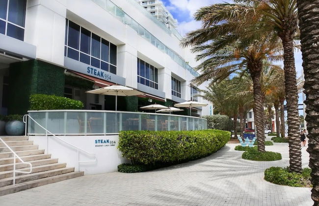 W Residences 2 Bedroom Suite 2 Condo by RedAwning - Photo 44