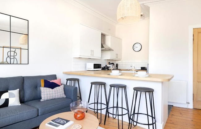 JOIVY Cosy Flat Next to Haymarket - Photo 13