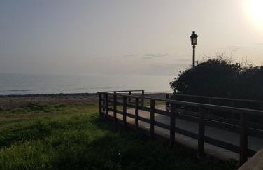 Apartamento con jardín y piscina Pet friendly - Photo 52