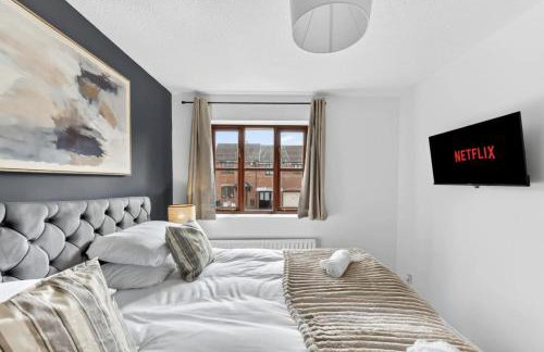 Detached House - Prime Location - Free Parking, Fast Wifi and Smart TVs with Sky TV and Netflix by Yoko Property - Foto 8