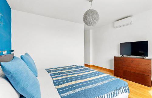 Frontline Beach Apt with Terrace - Foto 35