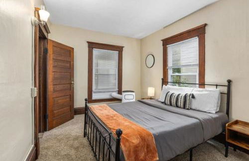 Charming 4BR Westside Home in Beer City USA - Foto 10