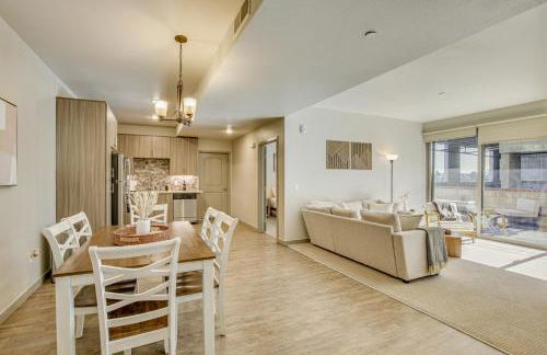 By Seaport Village and Navy Base! Chic Condo with Pool - Foto 10