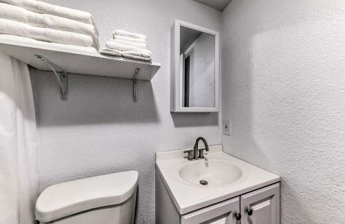 Convenient Tom Picketts Cabin with Mtn View! - Foto 20