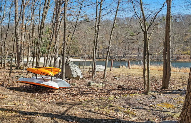 Pirate-themed Lakefront Home w/ Kayaks, Game Room, Views & Hidden Treasure Hunt - Foto 33