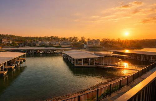 Blueys Lakefront 2 Bed and 2 Bath Condo - Foto 1