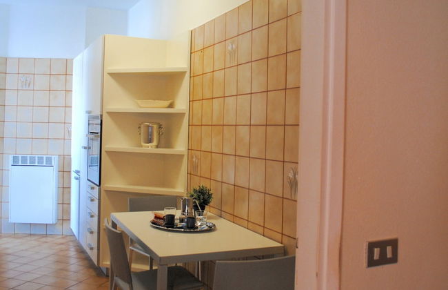 Bnbook - Sesto Calende Train Station - Foto 12