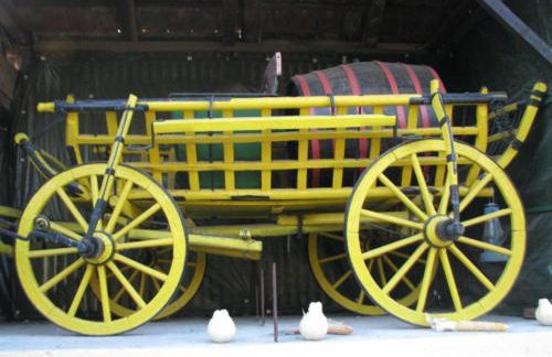 Seoski Turiziam Larva - Photo 24