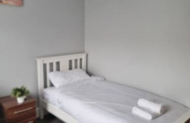 Newly Refurbished 2- Bed Stylish Home - Foto 20