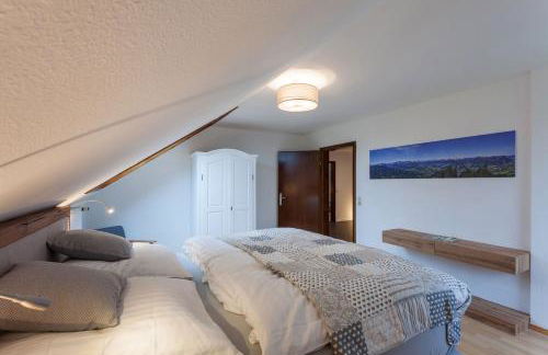 Top 98 qm Ferienwohnung im Allgäu, Balkon und Parkplatz - Foto 4