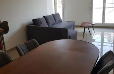 Appartement en duplex, proche du centre ville, parking privé - Foto 2