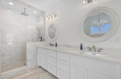 Near Beach Large Home Sleeps 22 BBQ Soaking Tub - Foto 19