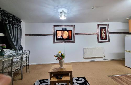 *F1*5GH* Setup for your most relaxed & amazing stay + Free Parking + Free Fast WiFi * - Foto 79